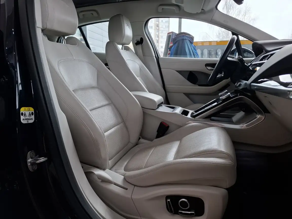 JAGUAR I-PACE