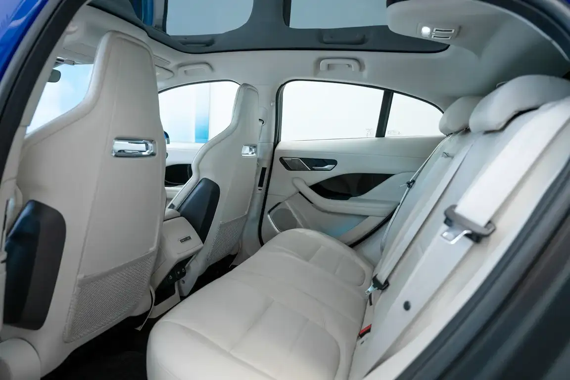 JAGUAR I-PACE