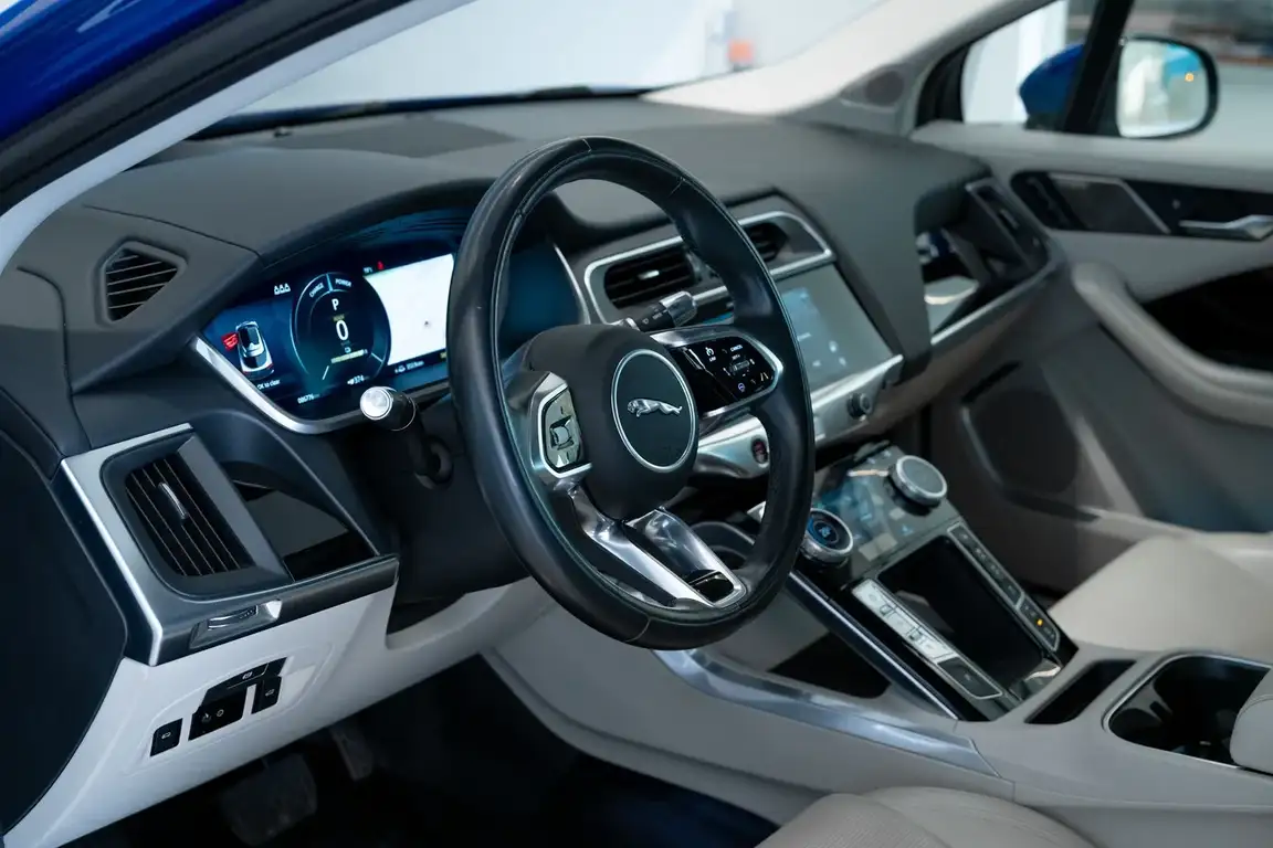 JAGUAR I-PACE