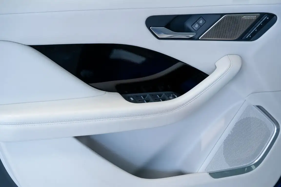 JAGUAR I-PACE