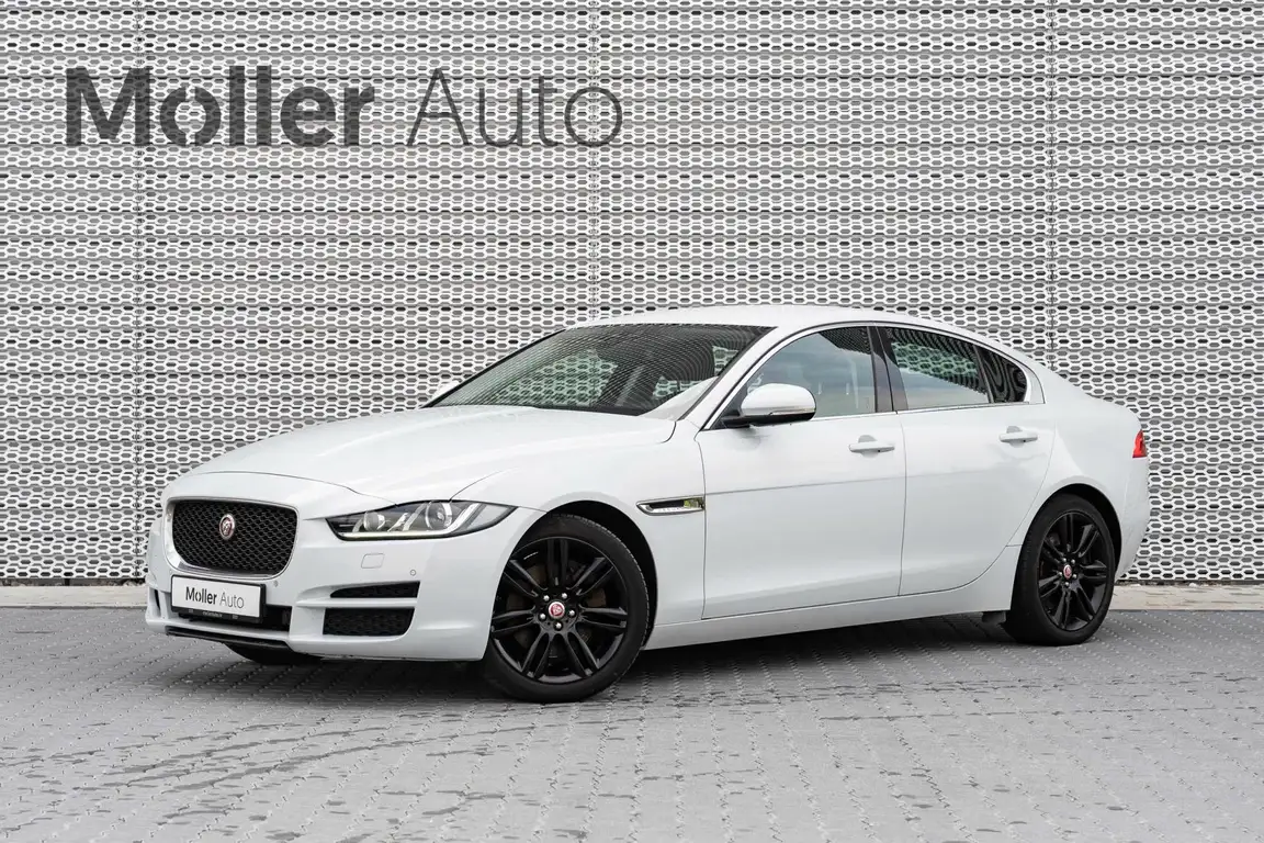 JAGUAR XE