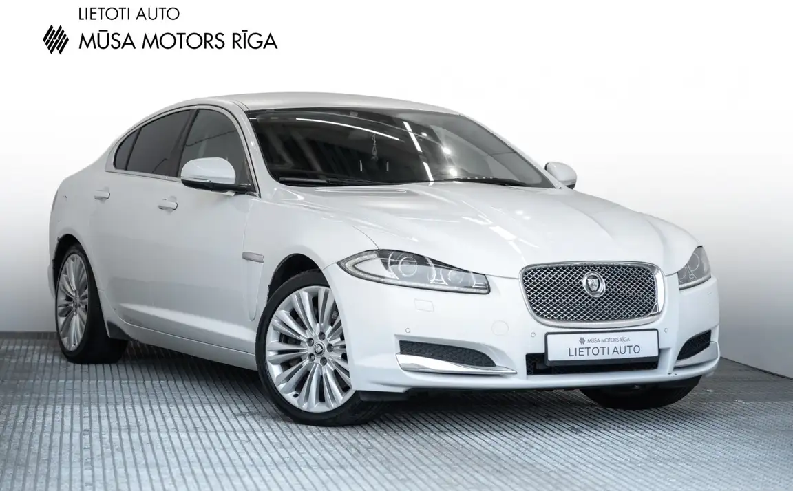 JAGUAR XF