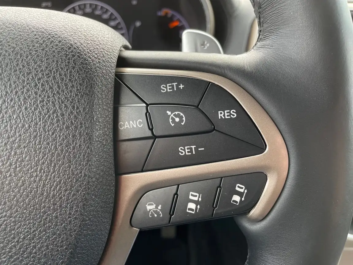 JEEP GRAND CHEROKEE