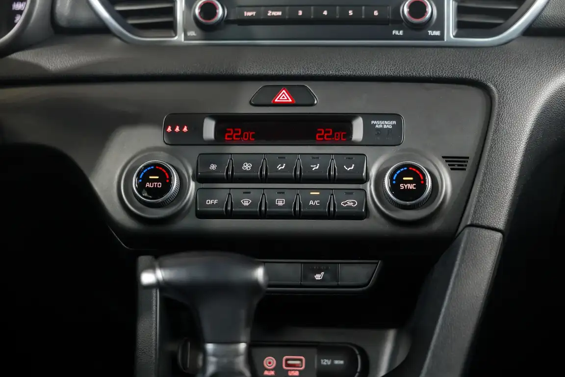 KIA SPORTAGE