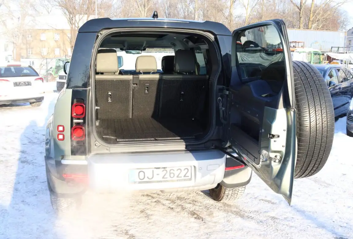 LAND ROVER DEFENDER