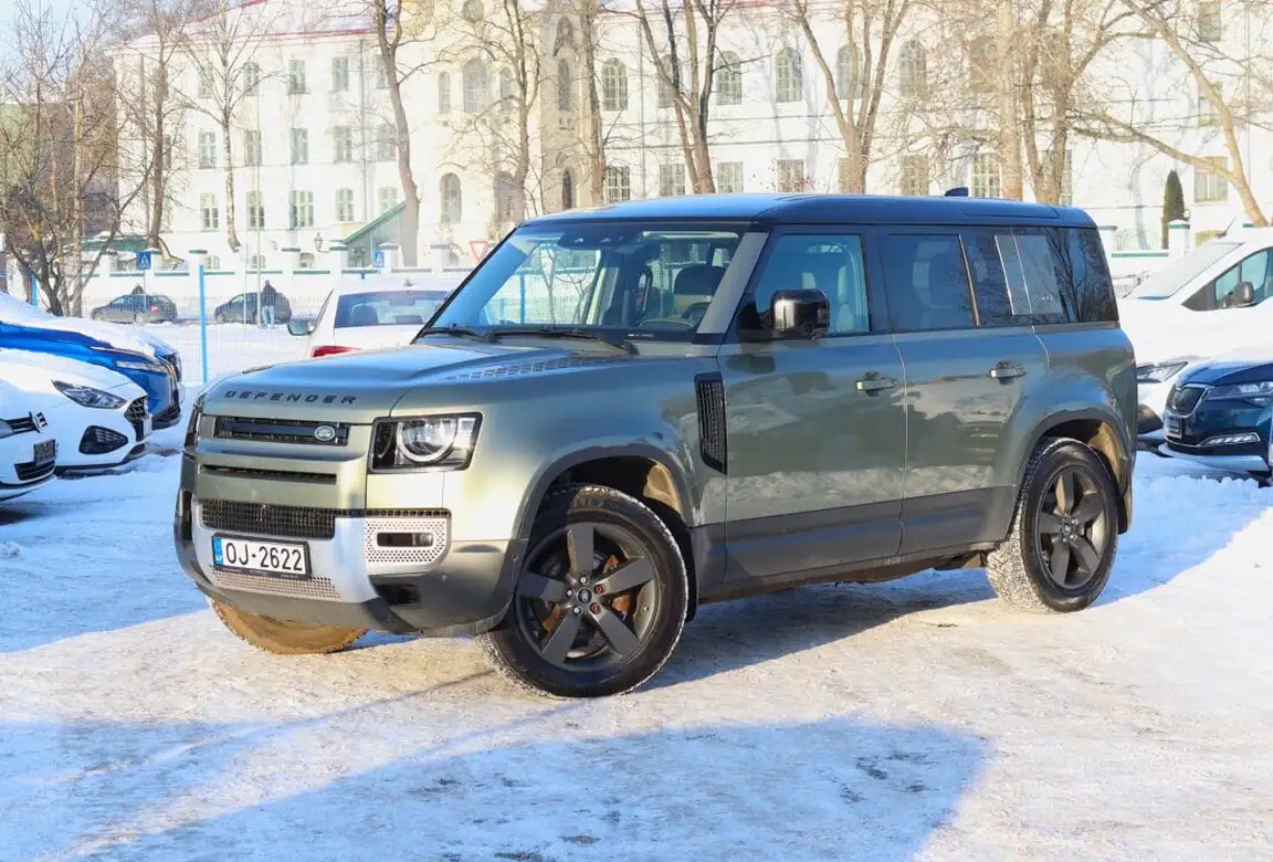 LAND ROVER DEFENDER