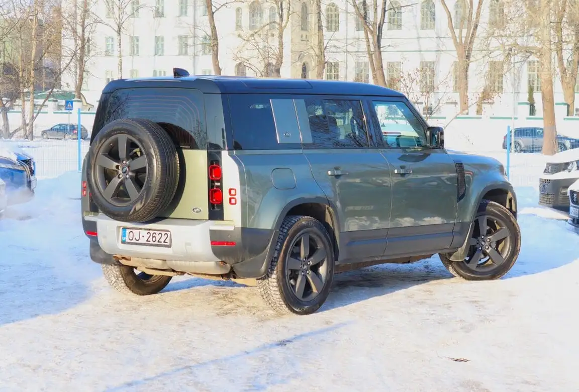 LAND ROVER DEFENDER
