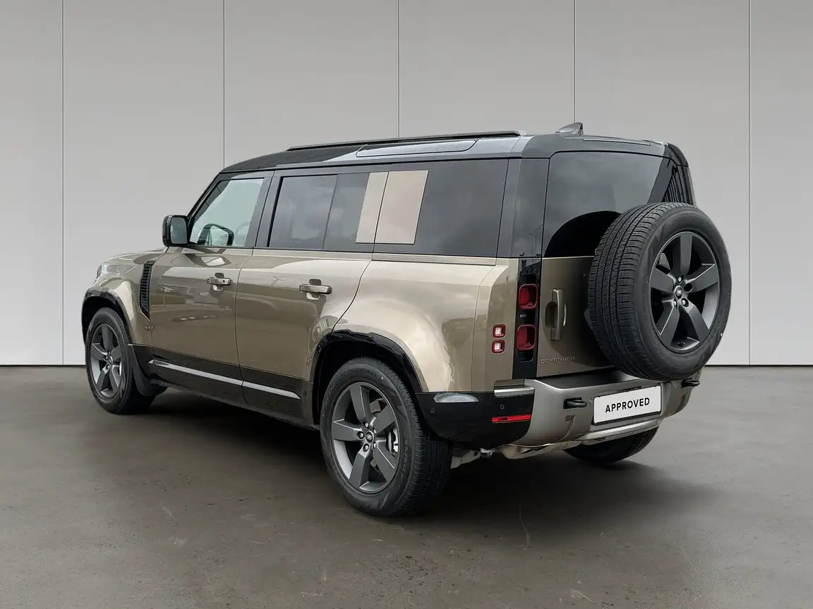 LAND ROVER DEFENDER