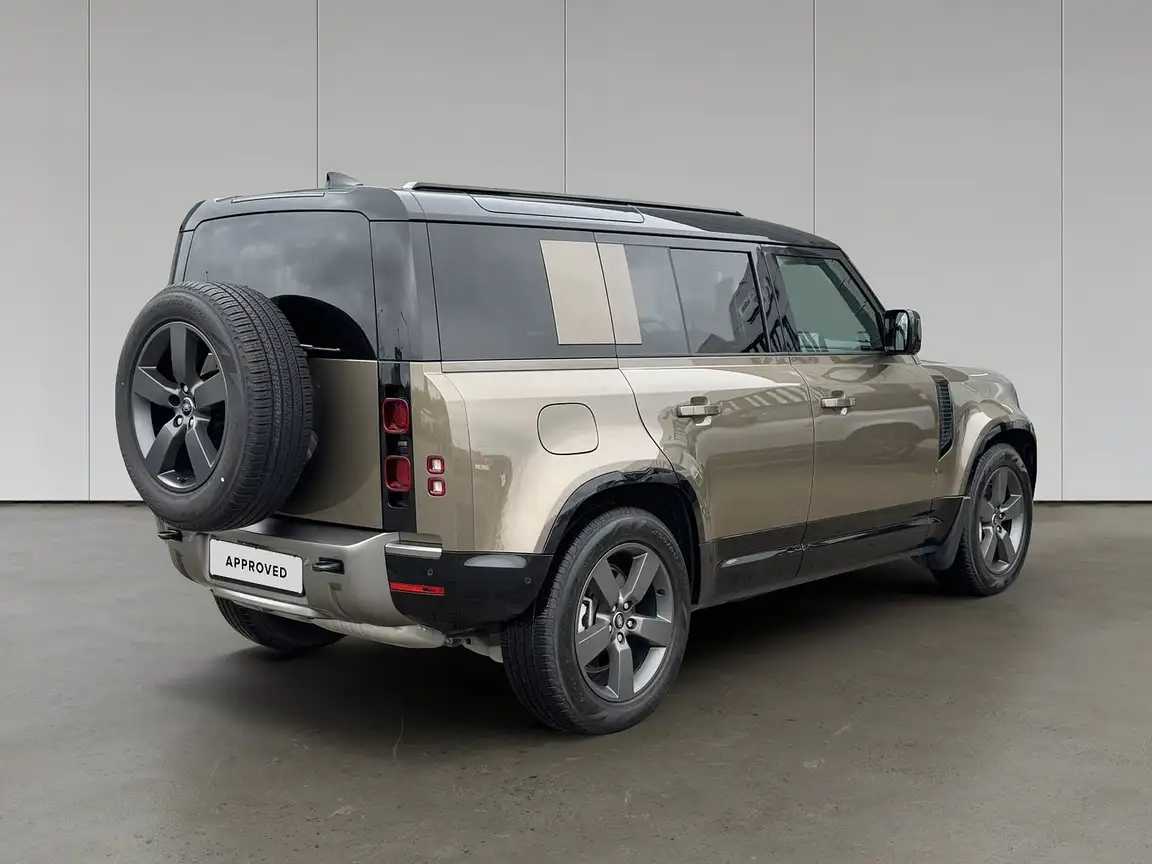 LAND ROVER DEFENDER
