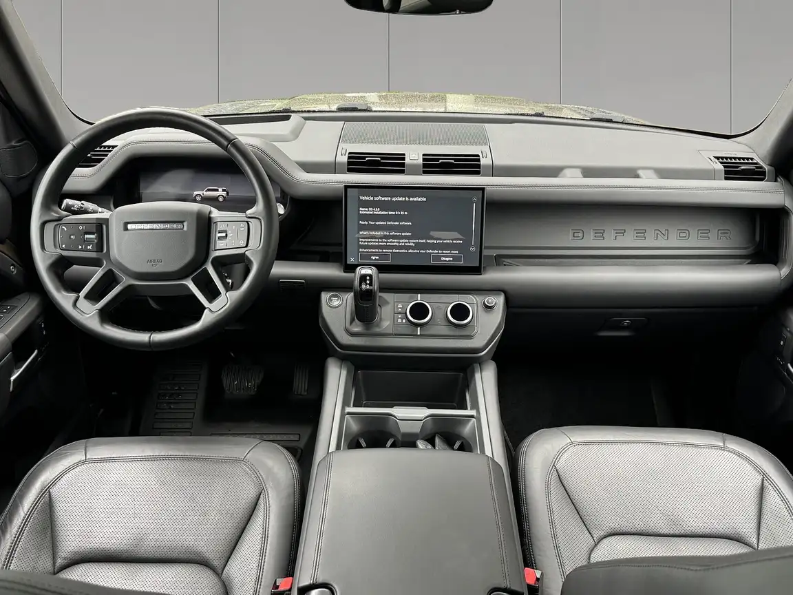 LAND ROVER DEFENDER