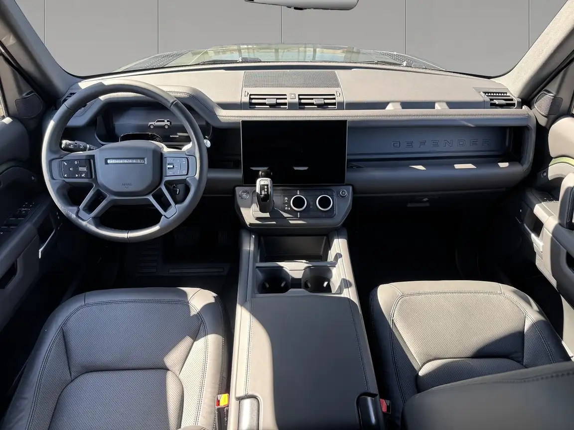 LAND ROVER DEFENDER