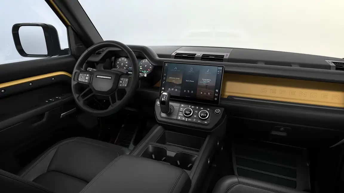 LAND ROVER DEFENDER