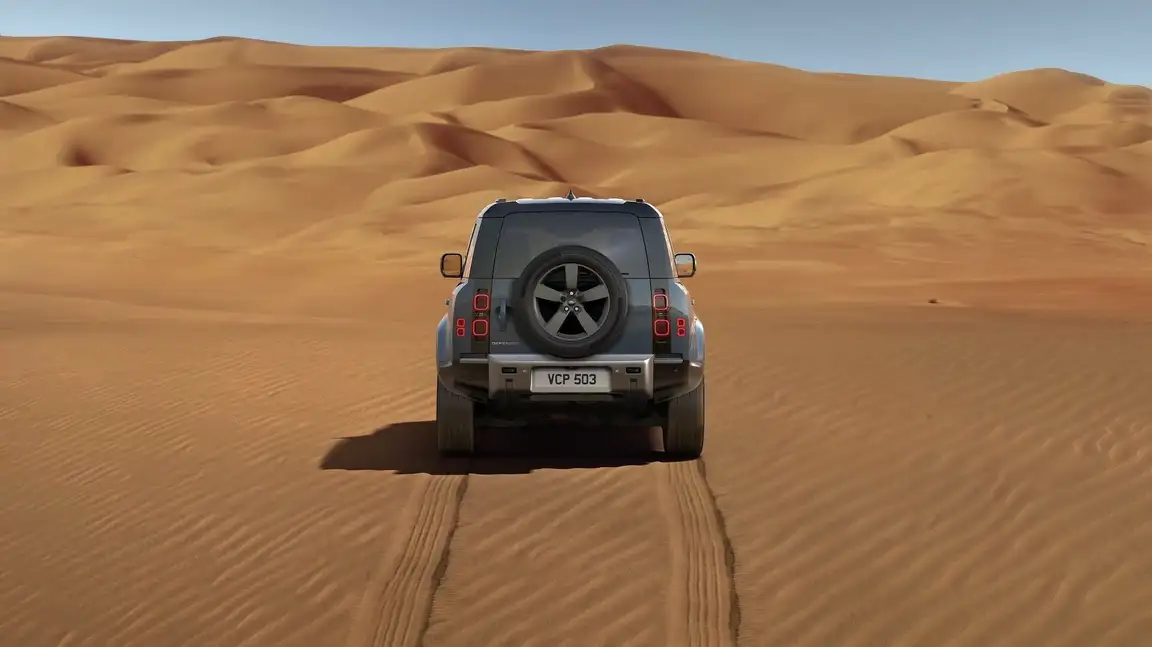 LAND ROVER DEFENDER 110