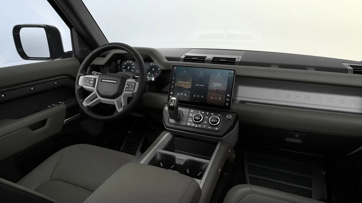 LAND ROVER DEFENDER