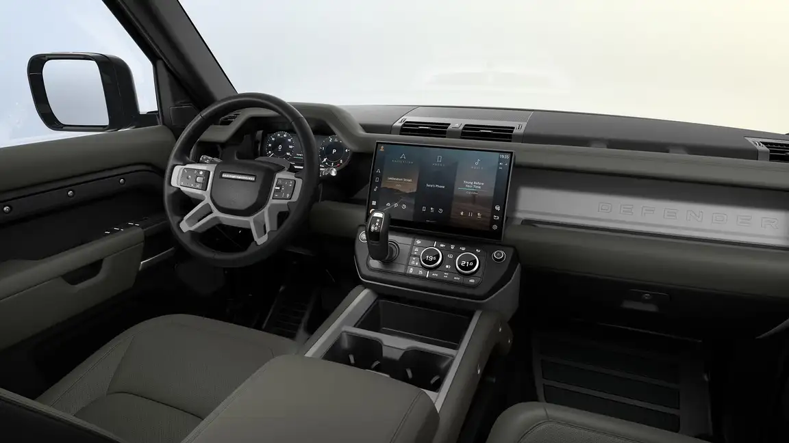LAND ROVER DEFENDER