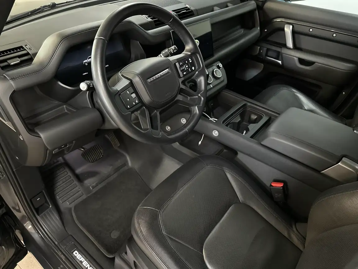 LAND ROVER DEFENDER