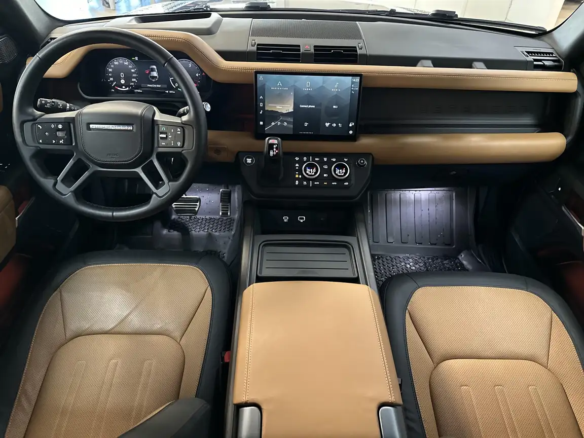 LAND ROVER DEFENDER