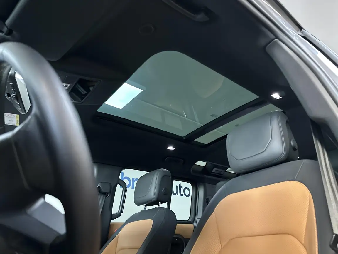 LAND ROVER DEFENDER