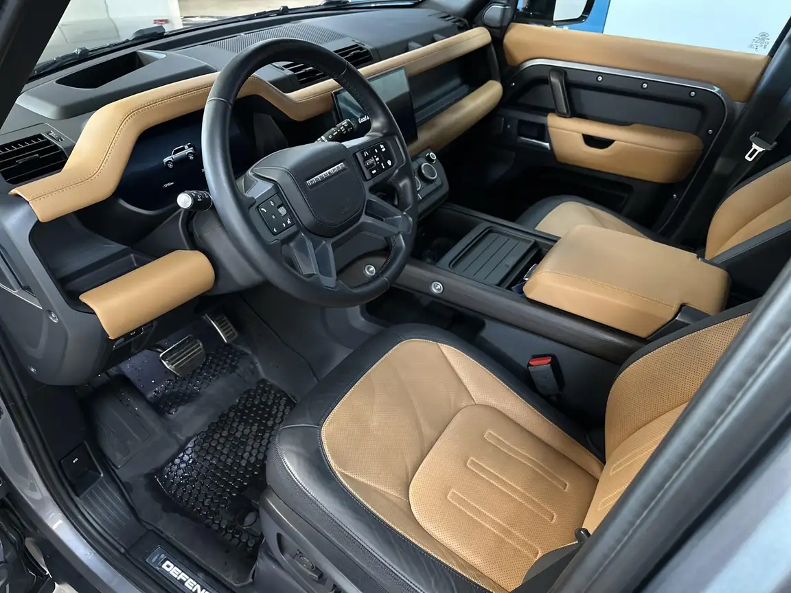 LAND ROVER DEFENDER