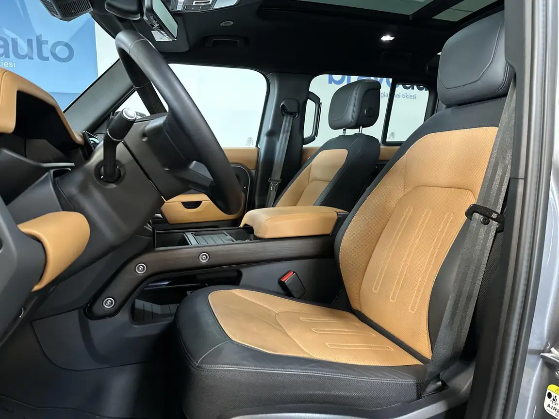 LAND ROVER DEFENDER