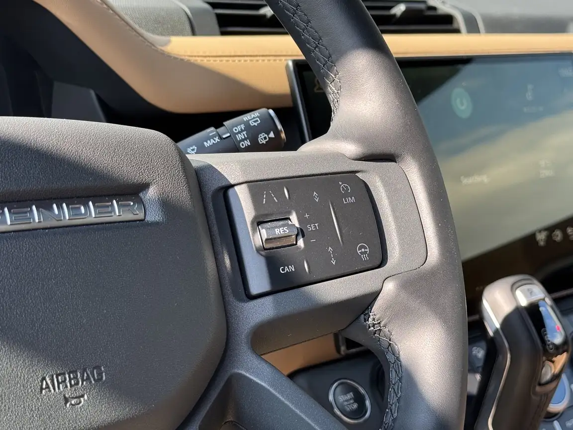 LAND ROVER DEFENDER