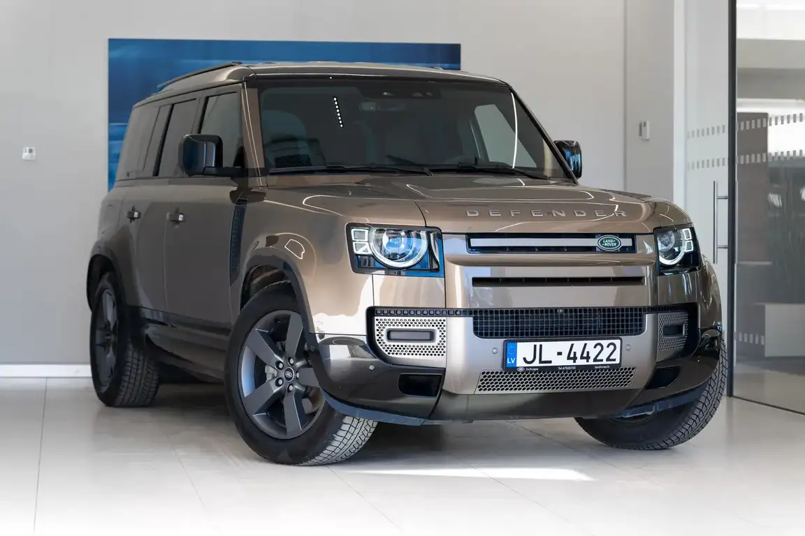 LAND ROVER DEFENDER