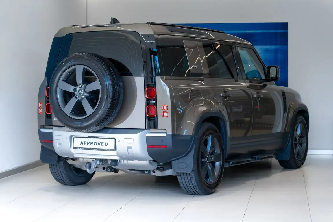 LAND ROVER DEFENDER