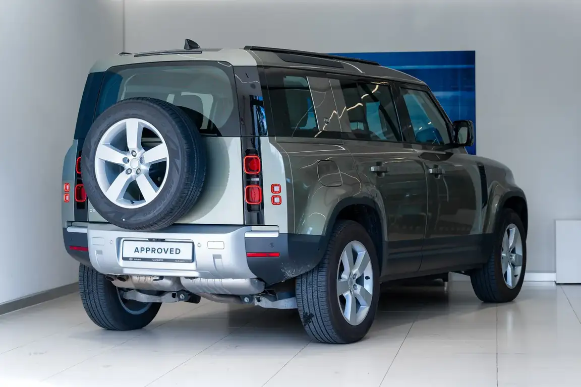 LAND ROVER DEFENDER
