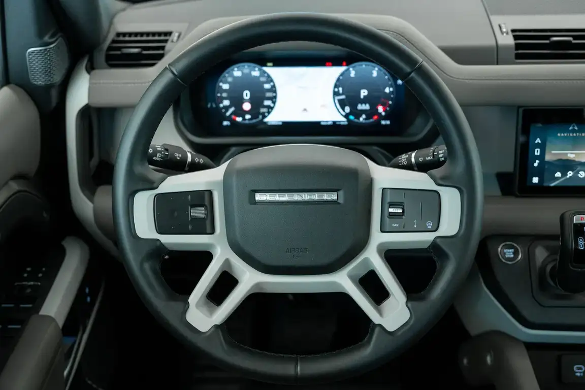 LAND ROVER DEFENDER