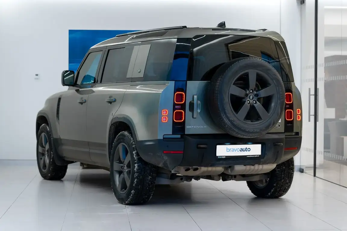 LAND ROVER DEFENDER