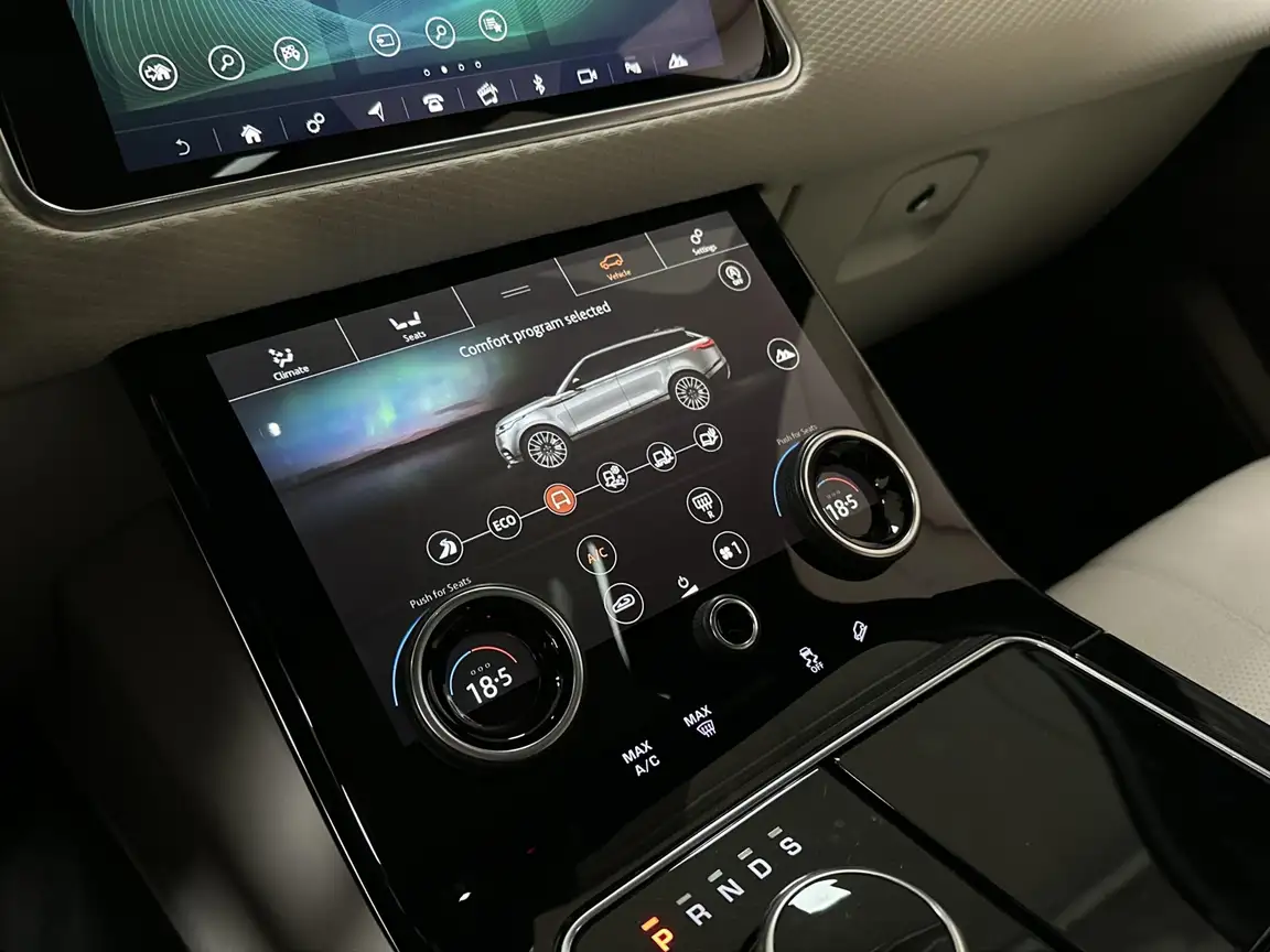 LAND ROVER RANGE ROVER VELAR