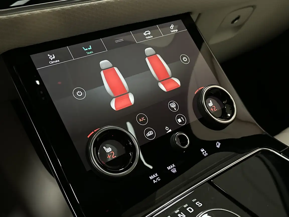 LAND ROVER RANGE ROVER VELAR