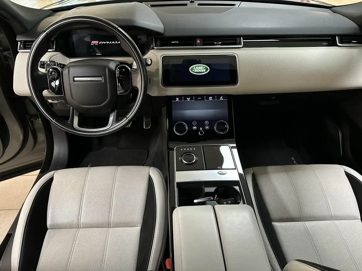 LAND ROVER VELAR