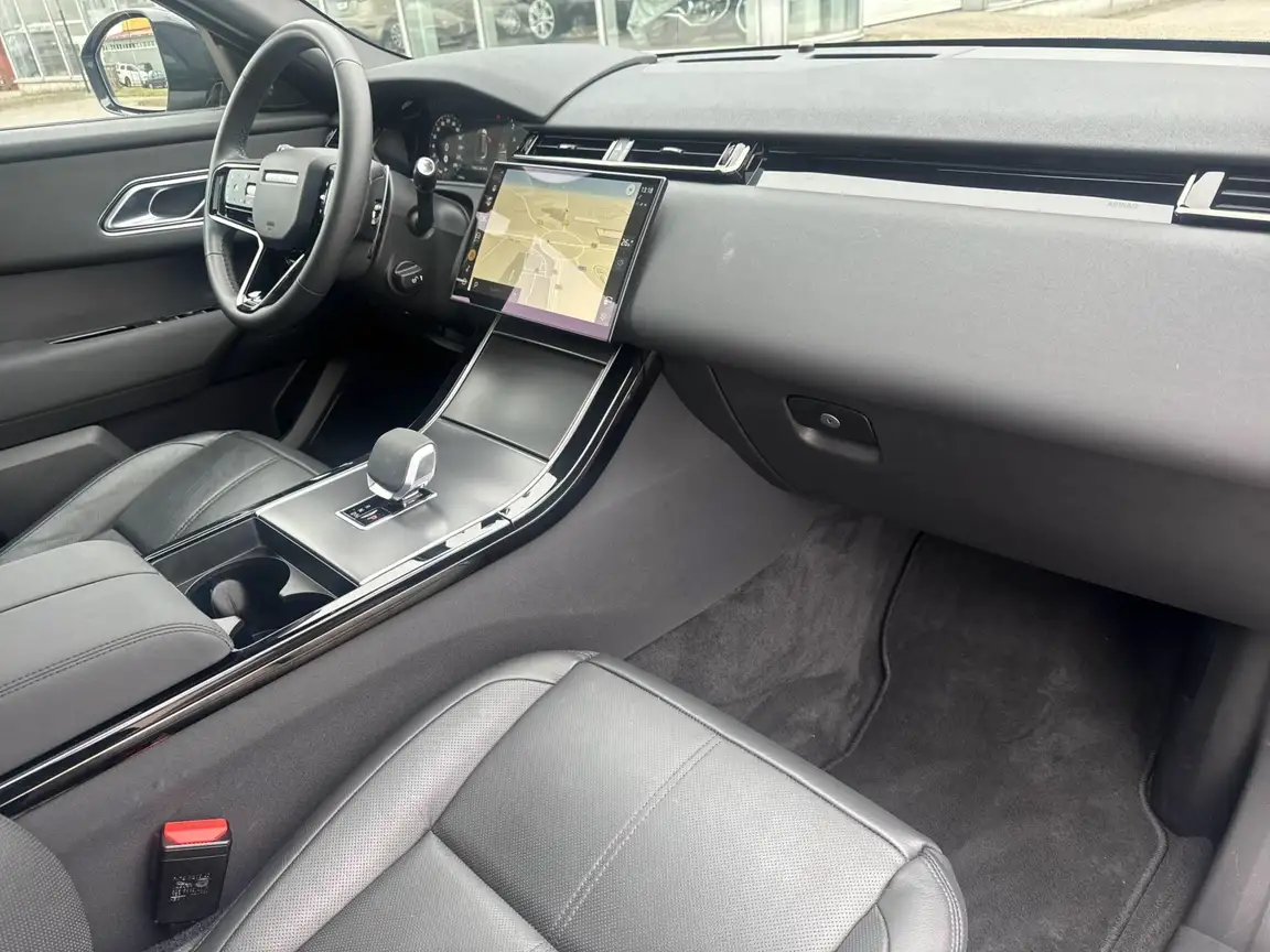 LAND ROVER VELAR