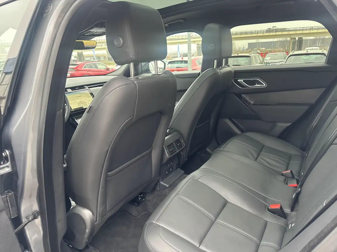 LAND ROVER VELAR