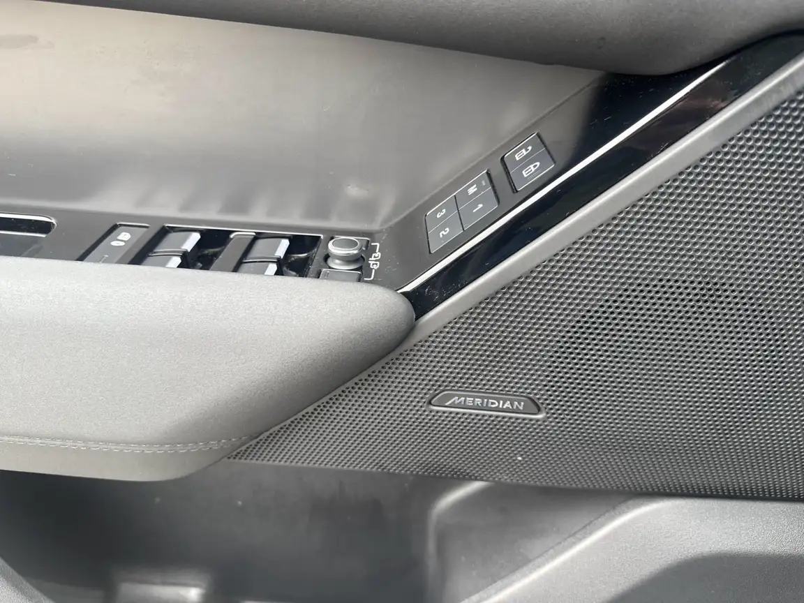 LAND ROVER VELAR