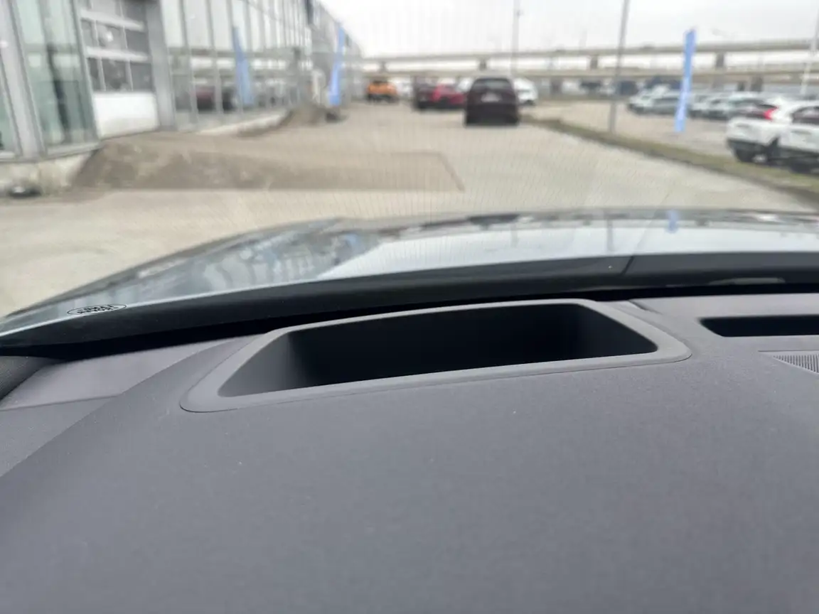 LAND ROVER VELAR