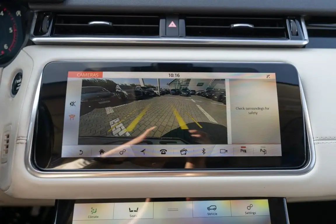 LAND ROVER RANGE ROVER VELAR