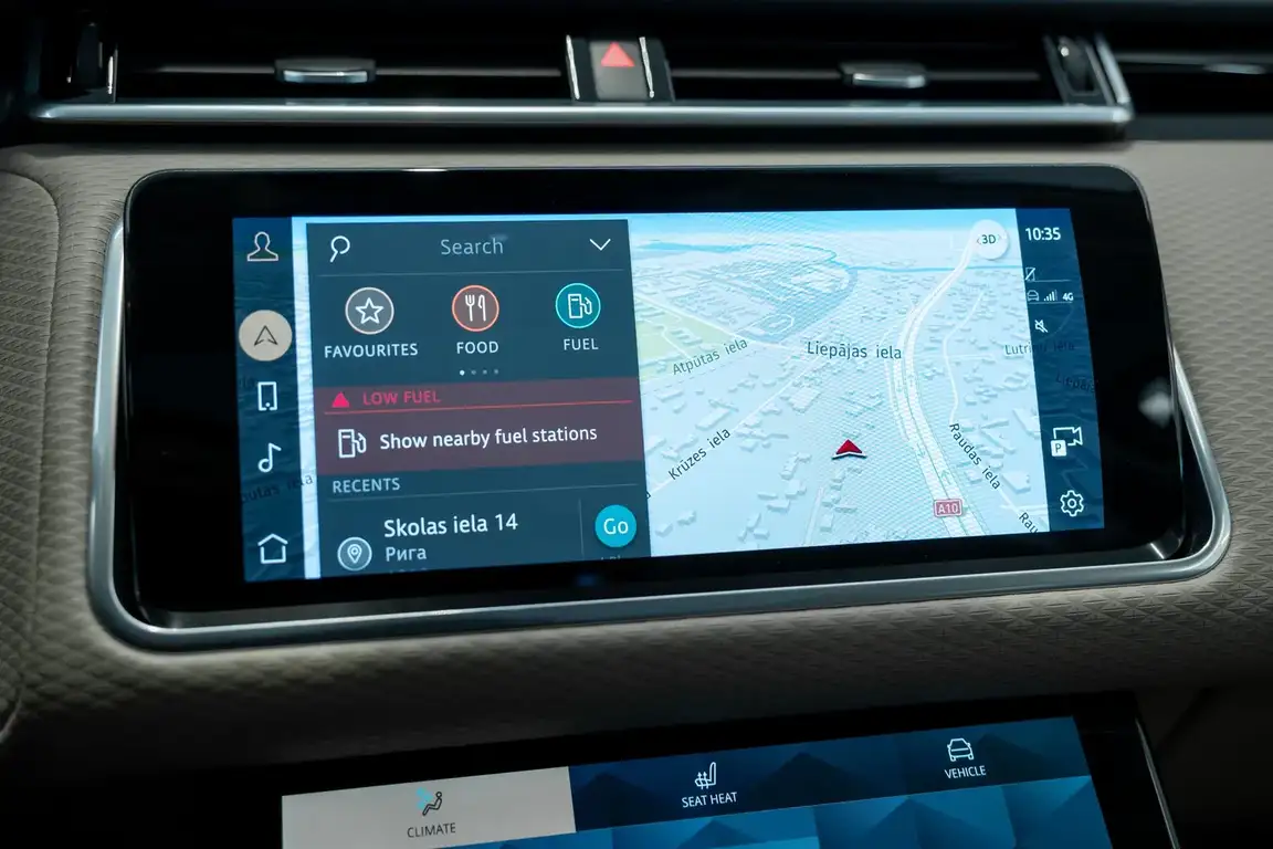 LAND ROVER RANGE ROVER VELAR