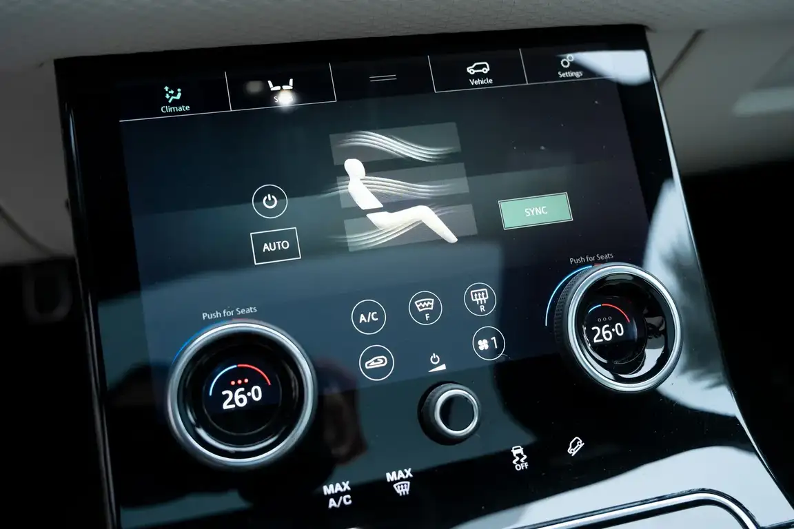 LAND ROVER RANGE ROVER VELAR