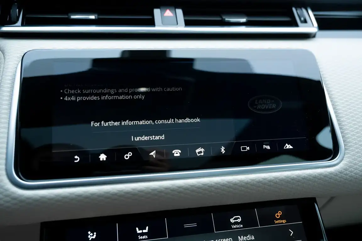 LAND ROVER RANGE ROVER VELAR