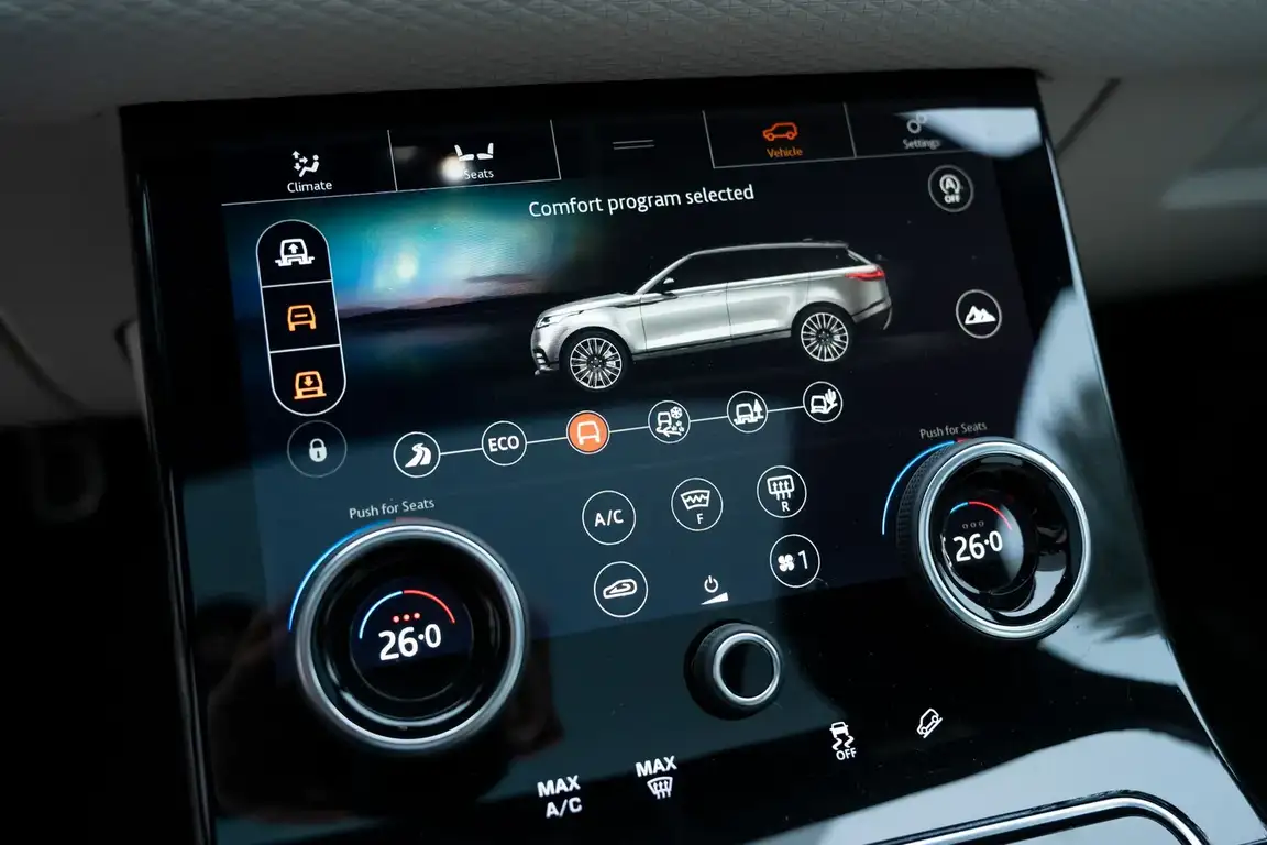 LAND ROVER RANGE ROVER VELAR