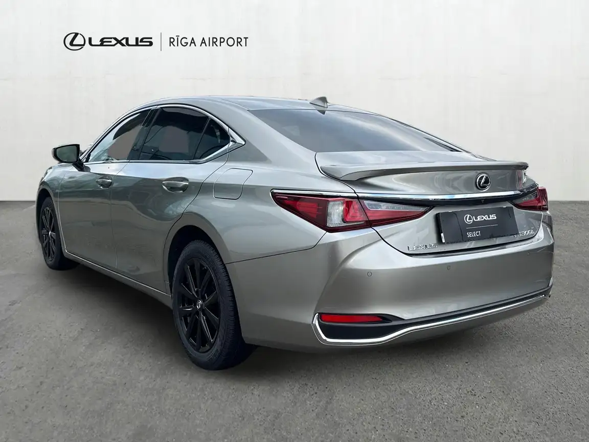 LEXUS ES