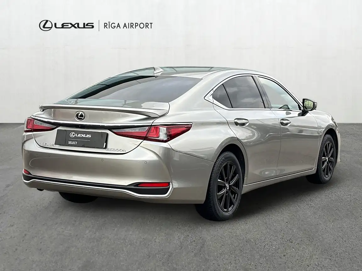 LEXUS ES