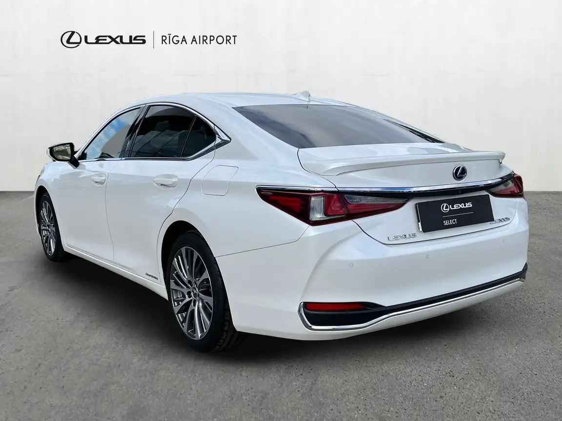 LEXUS ES
