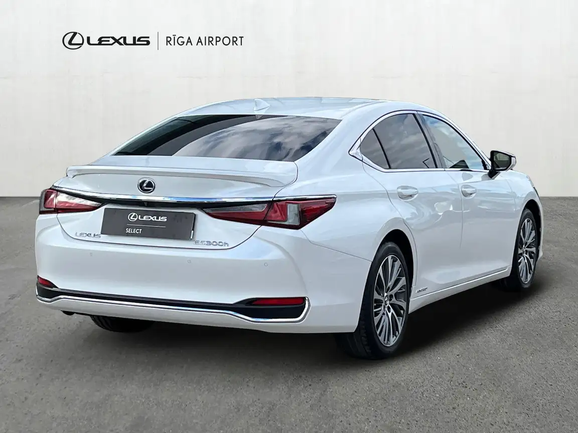 LEXUS ES