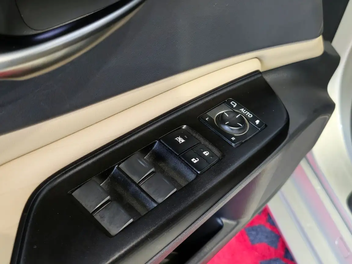 LEXUS ES