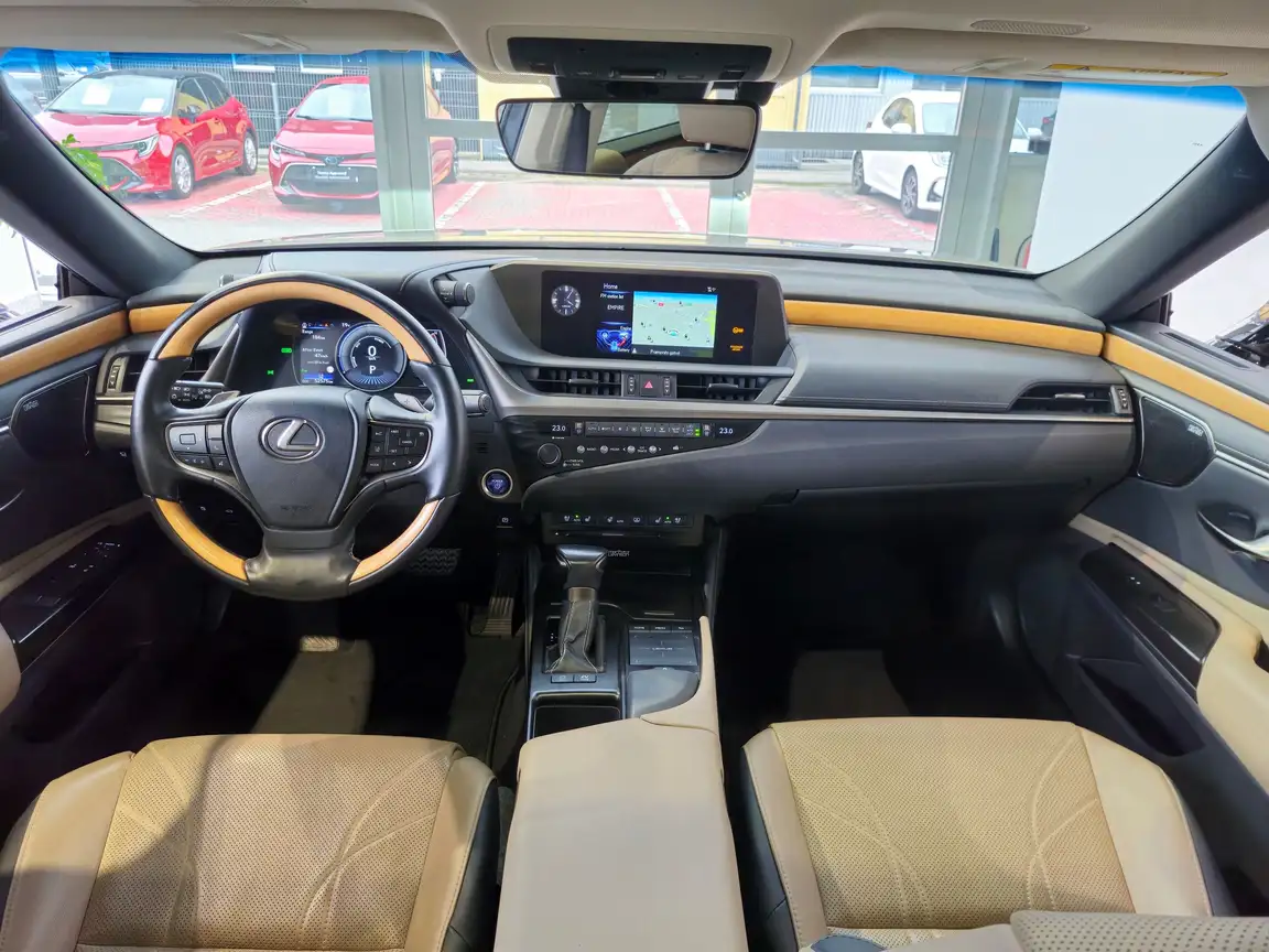 LEXUS ES