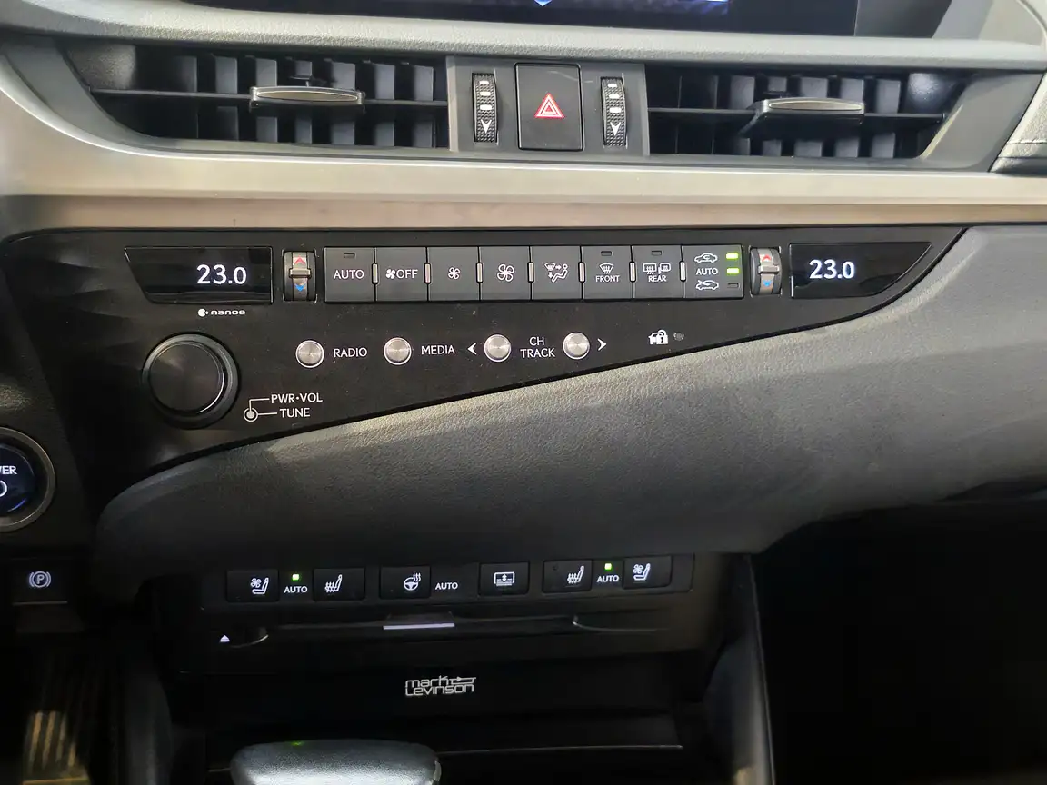 LEXUS ES