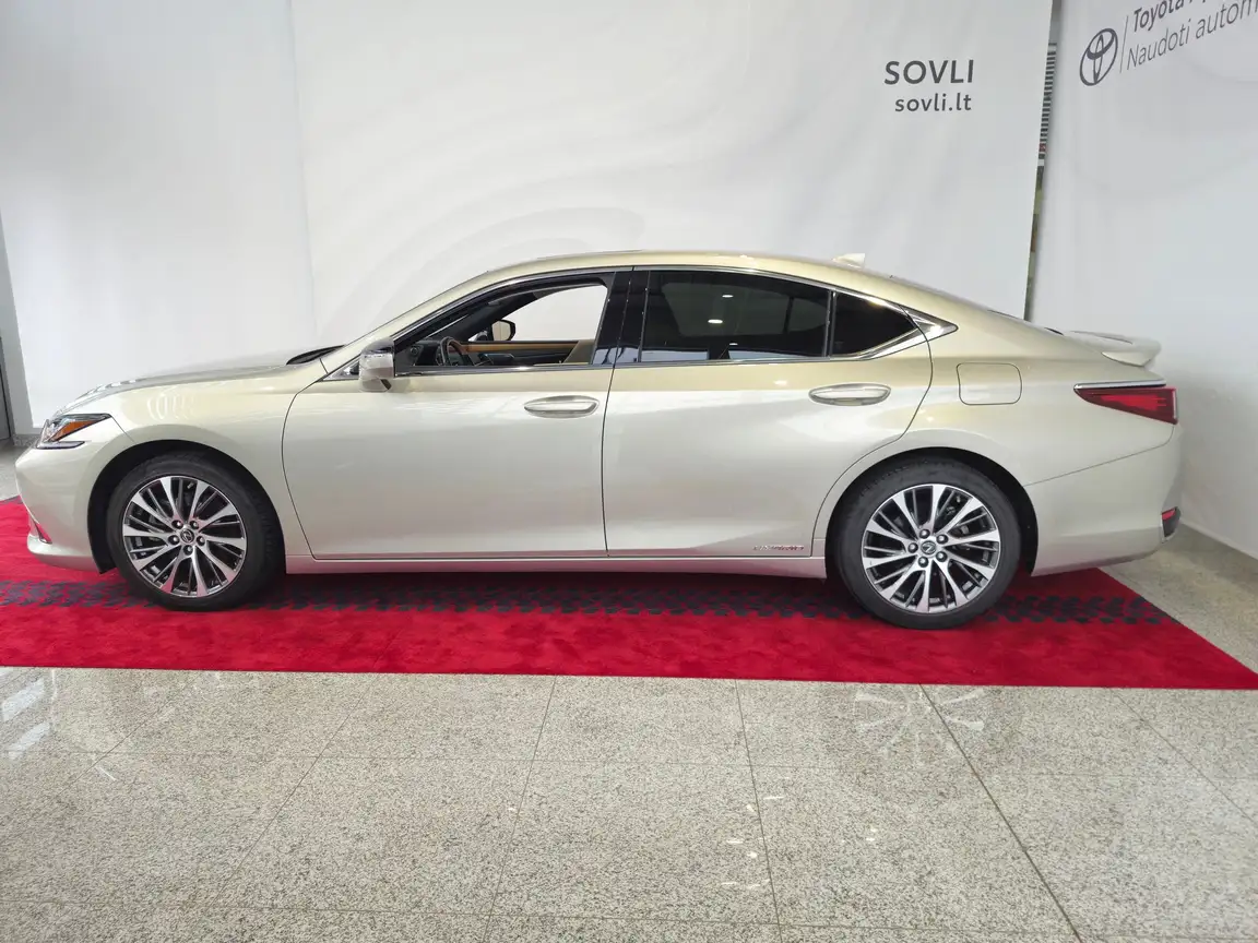 LEXUS ES